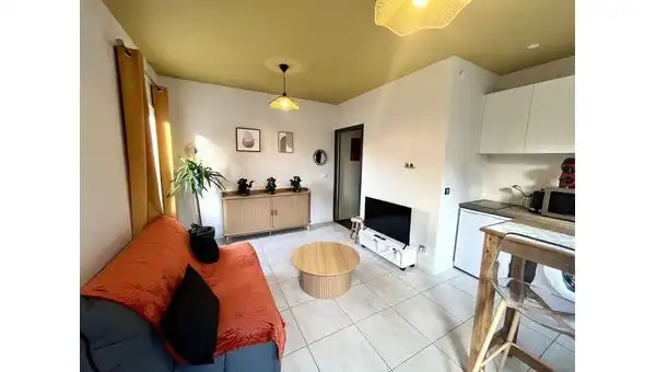 Nouvelle localité : Charnècles Nouvelle localité : Charnècles