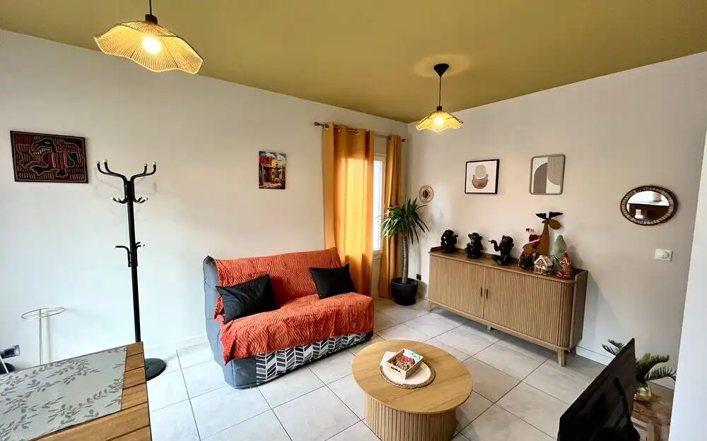 L’Encanto : Gîte avec terrasse et stationnement à Charnècles 38140